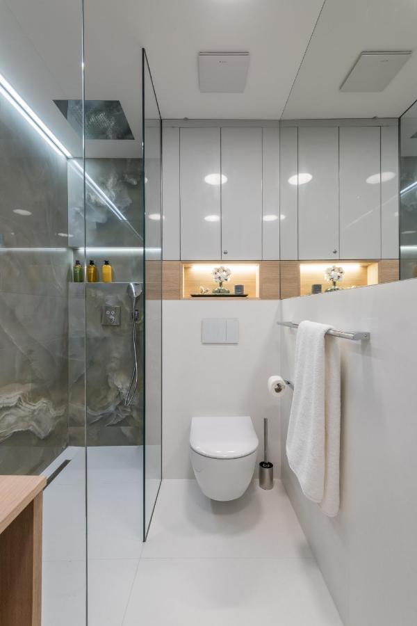 Apartment Fully Renovated Stylish Duplex In A Convenient Location
